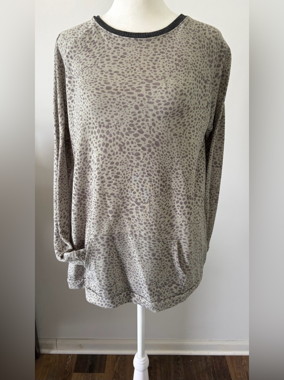 Women's Green Leopard Print Long Sleeve Top